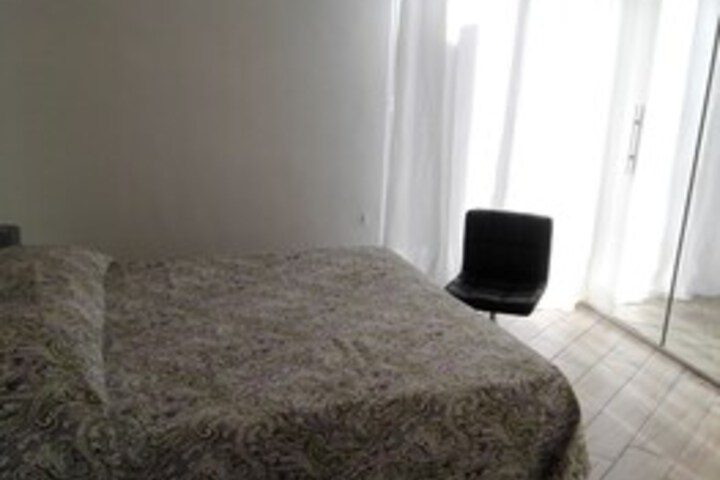 Room 14 of 16
