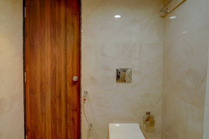 Room 11 of 21