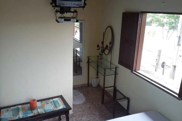 Room 4 of 10