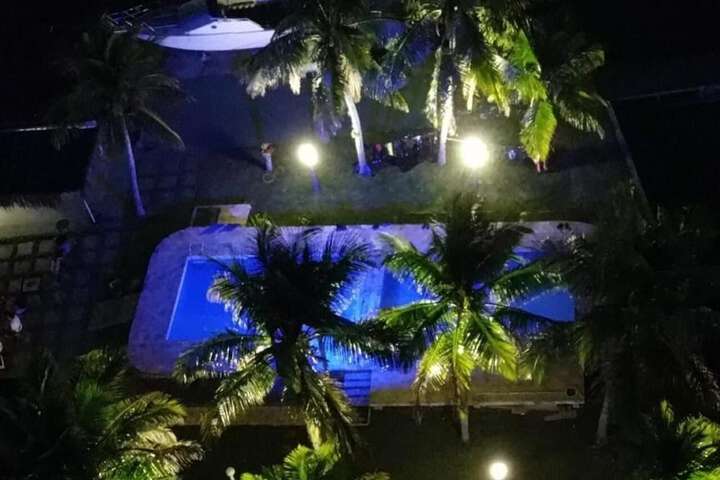 Pool Hotel