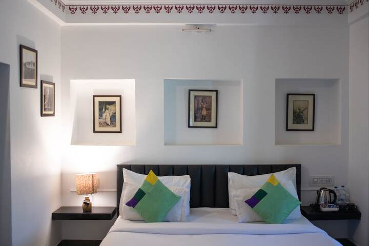 Room 9 of 65