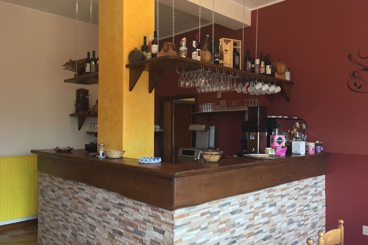 Lounge 78 of 102