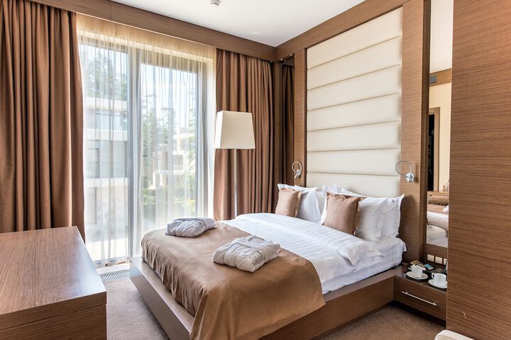 Room 10 of 44
