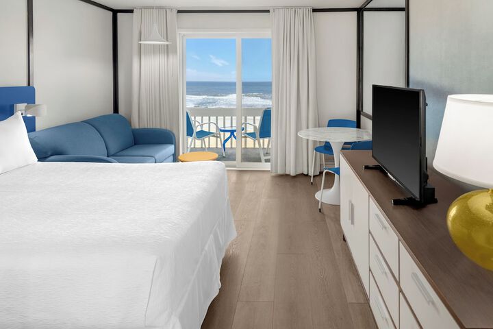 Room 10 of 37
