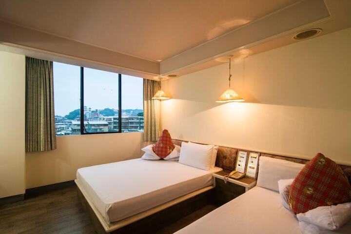 Room 30 of 74