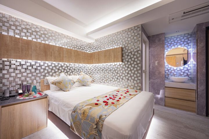 Room 8 of 31