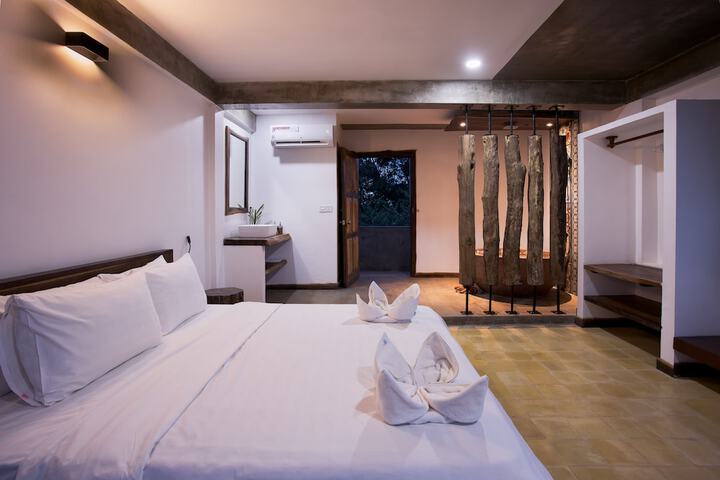 Room 29 of 52
