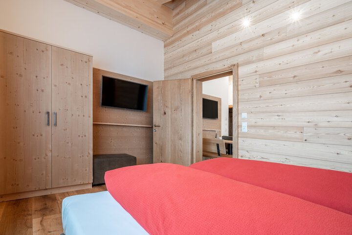 Room 13 of 50
