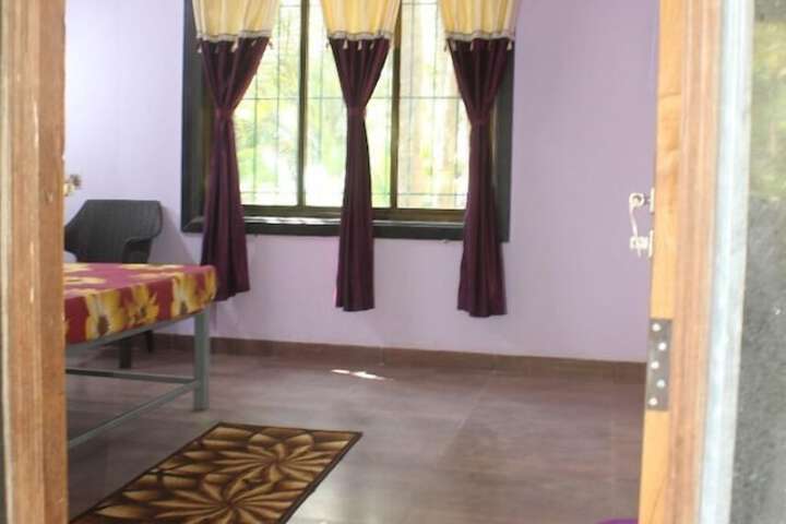 Room 9 of 11