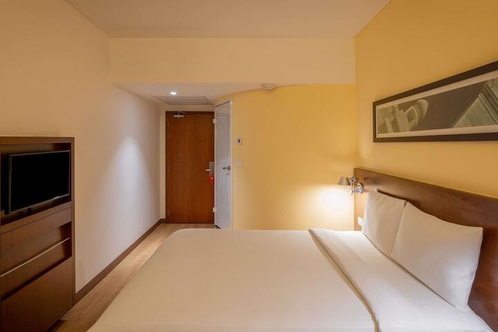 Room 17 of 87
