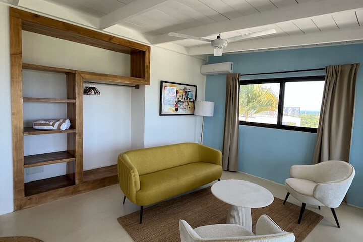 Room 14 of 38