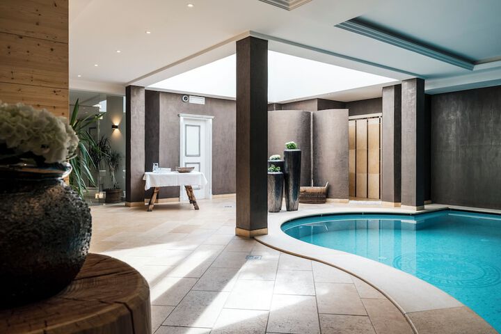 Pool 50 of 73