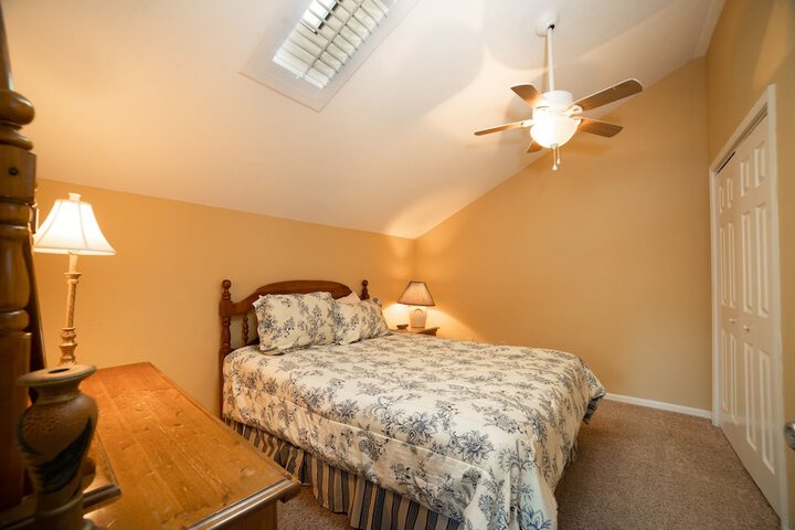 Room 34 of 167