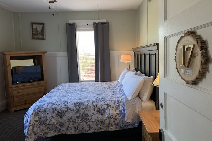 Traditional Double Room 1 Queen Bed Garden View (26 of 58)