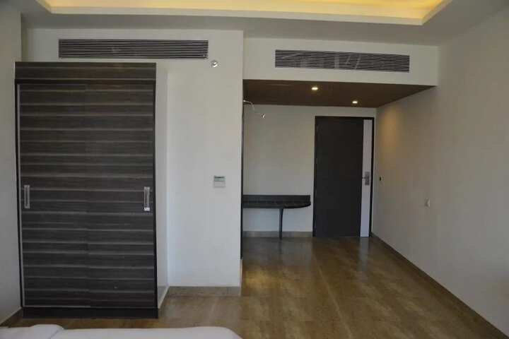 Room 20 of 35