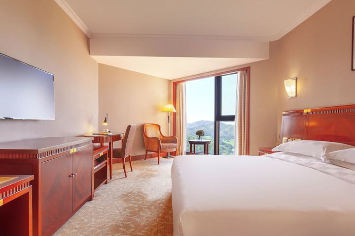 Room 15 of 72