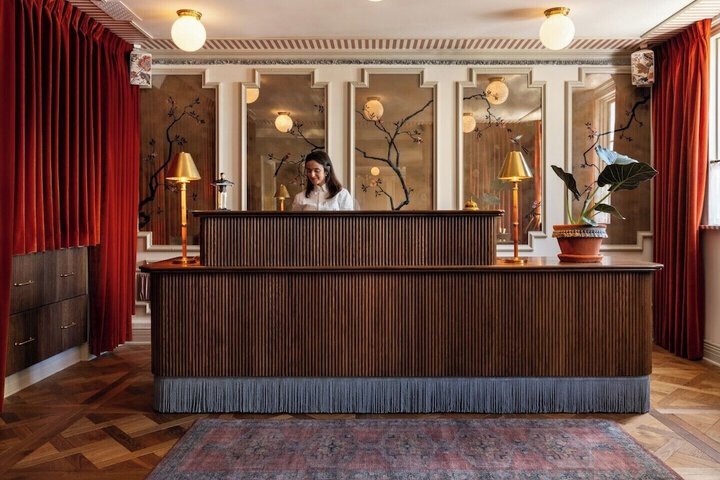 Entrance & Lobby