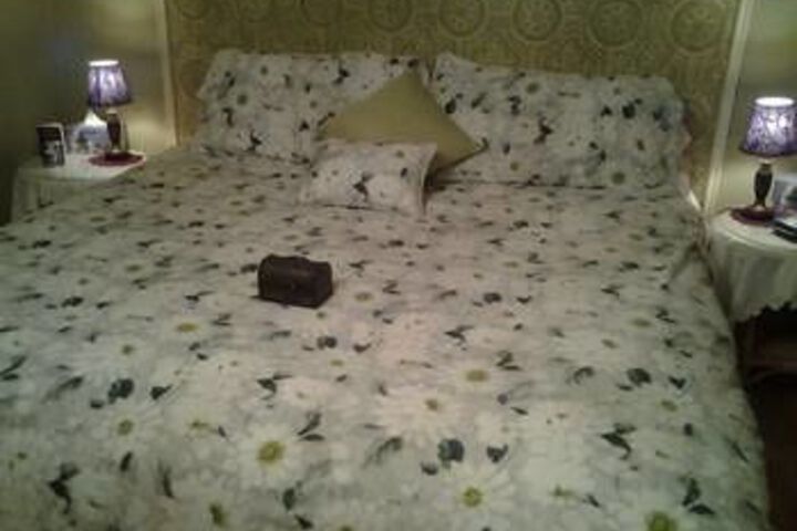 Room 4 of 22