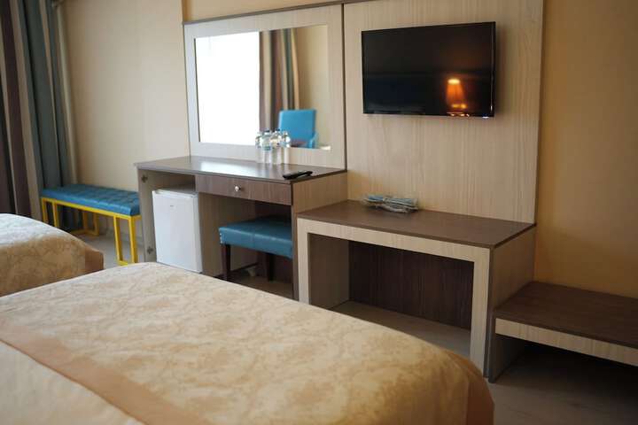 Room 15 of 36