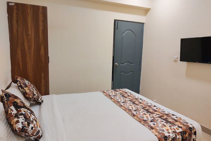 Room 12 of 66