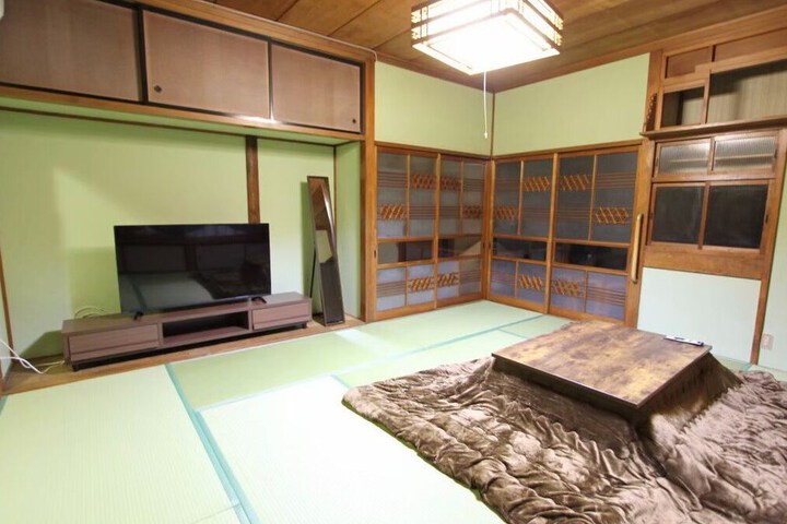 Room 17 of 33