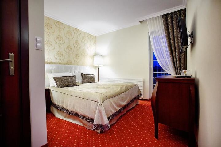 Room 13 of 41