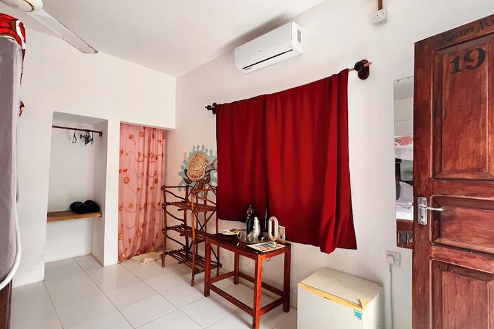 Room 17 of 35