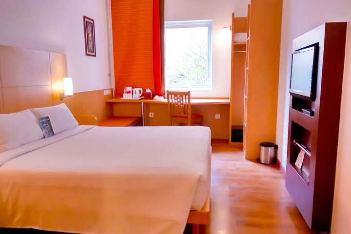 Room 4 of 31