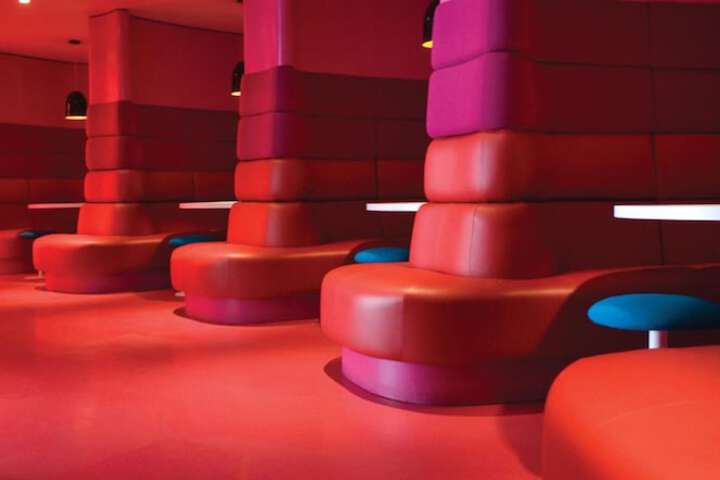 Lounge 72 of 101