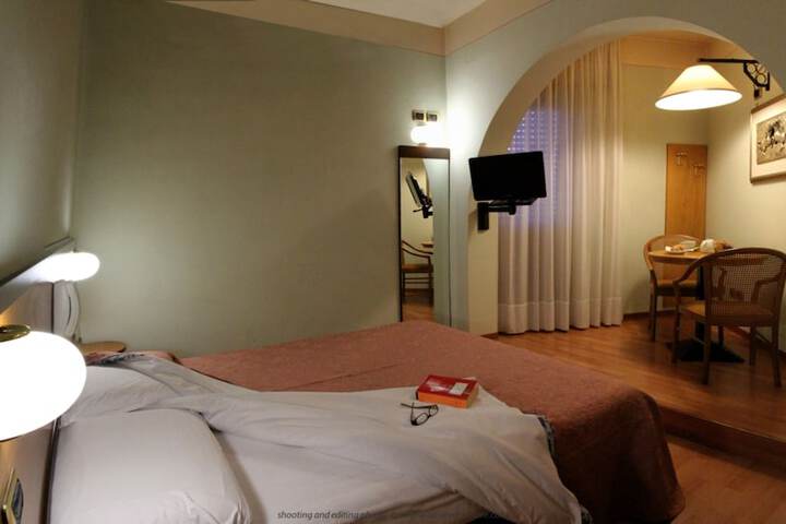 Room 9 of 63