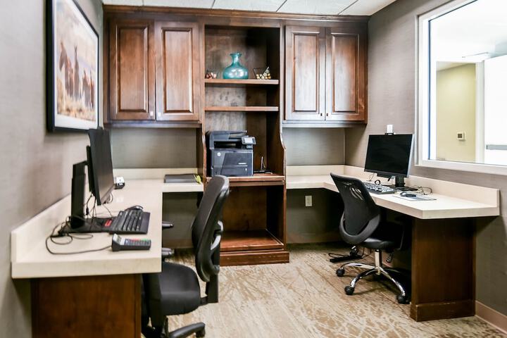 Business Center 88 of 98