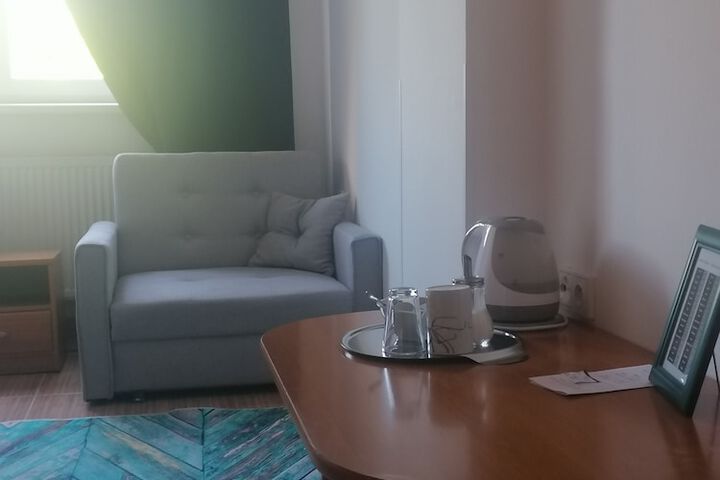 Room 26 of 106