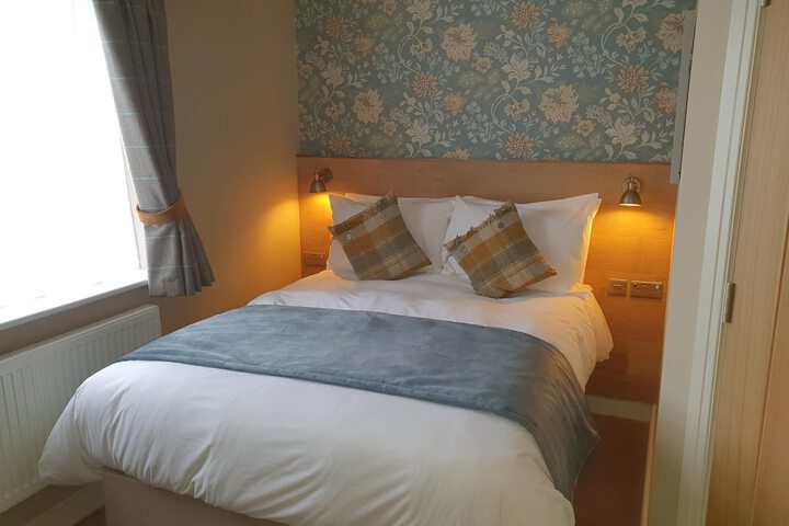 Room 9 of 14