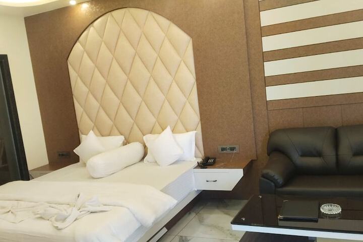 Room 44 of 70