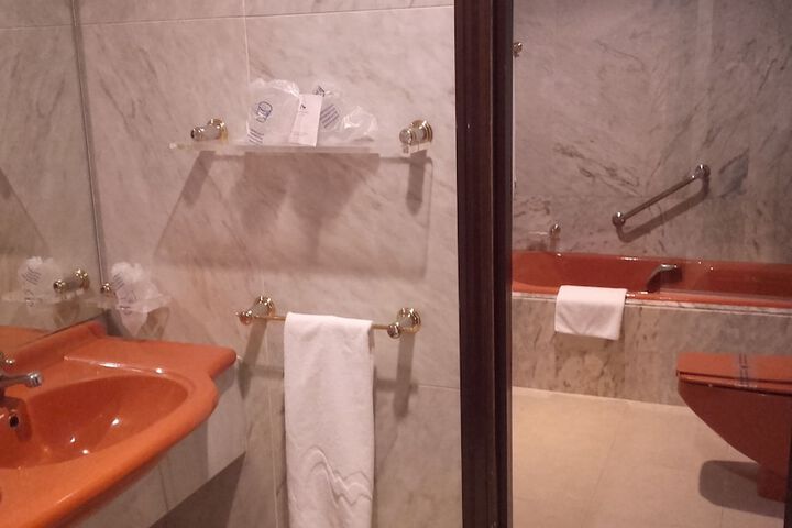 Room 6 of 47