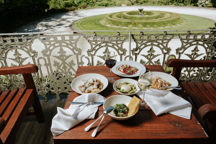 Dining 84 of 181