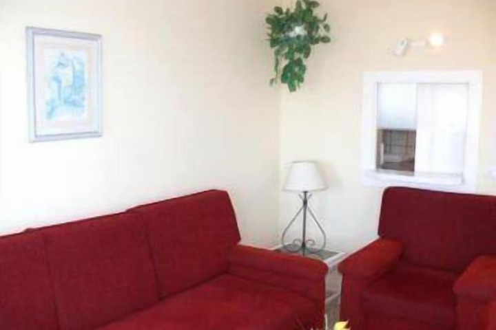 Room 9 of 13