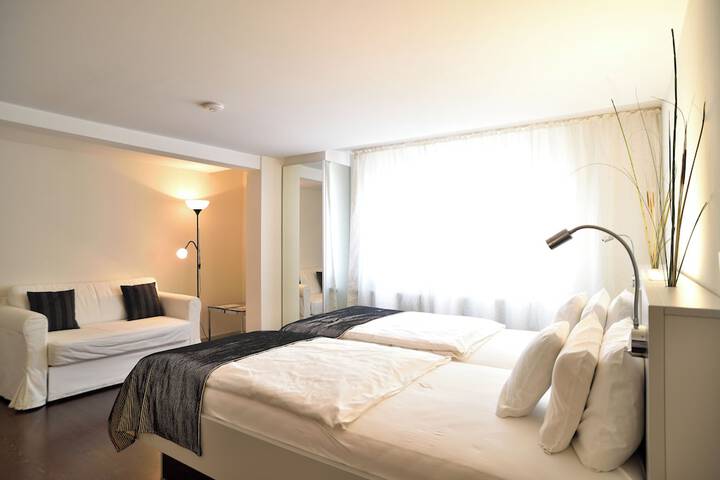 Room 10 of 20