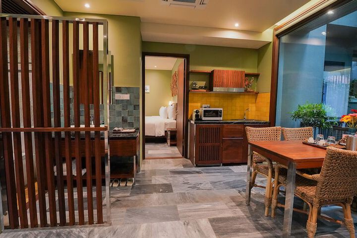 Room 53 of 156