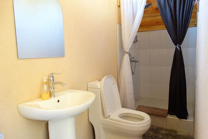 Room 6 of 10