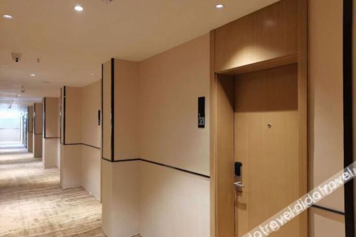 Hotel Interior 10 of 18