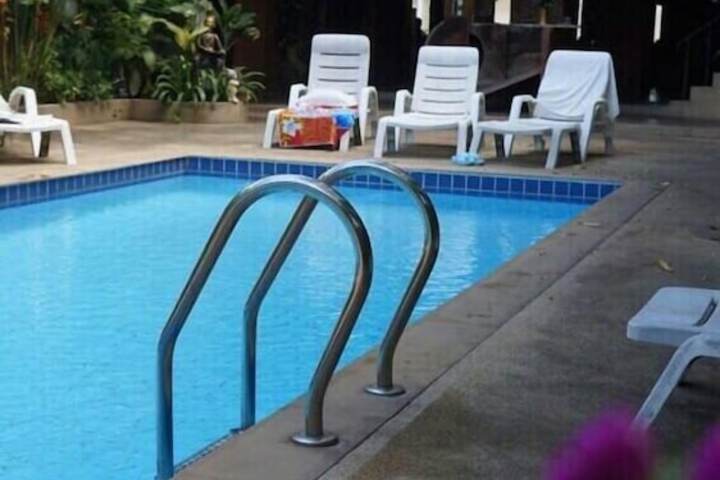 Pool Hotel
