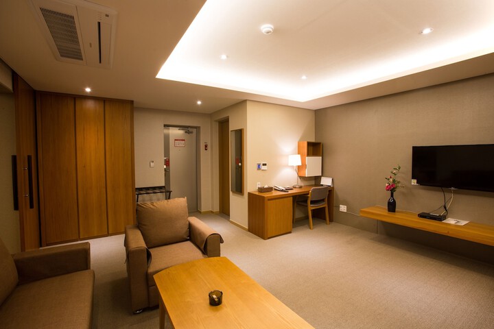 Room 51 of 145