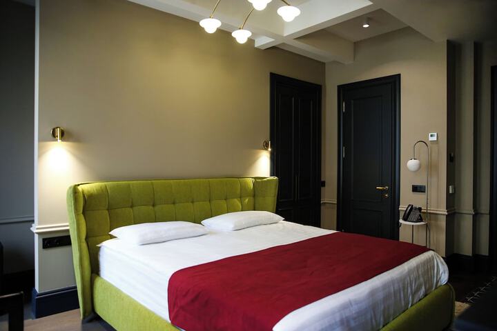Room 28 of 43