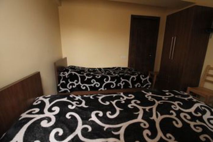 Room 11 of 31