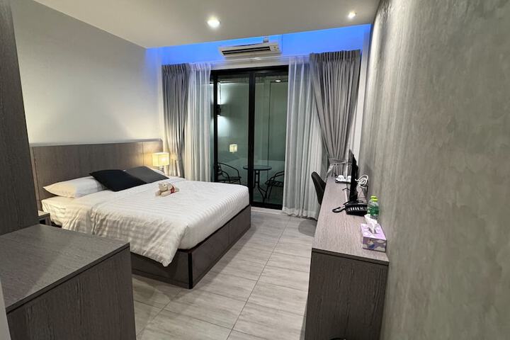 Room 4 of 44