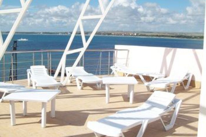 Sundeck 30 of 30