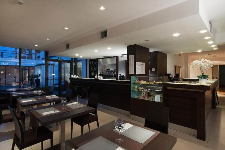 Dining Photos