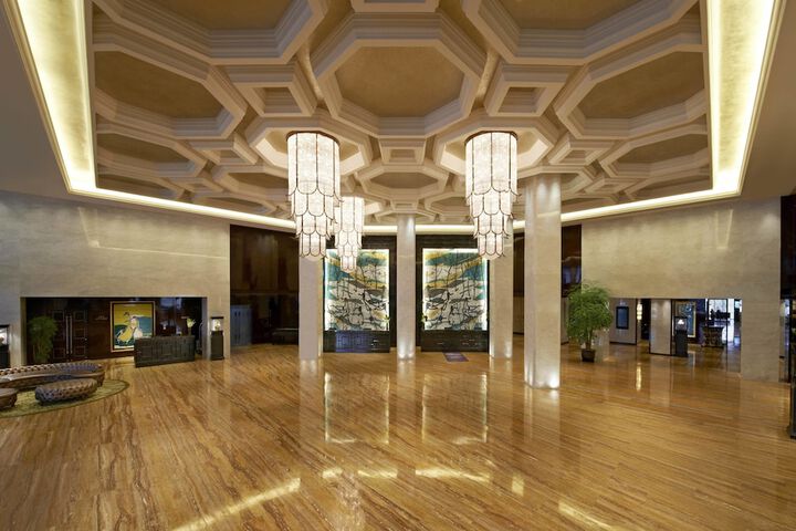 Entrance & Lobby