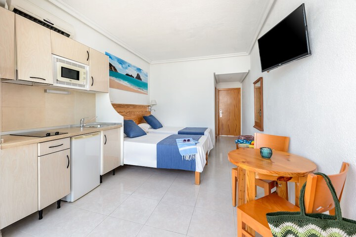 Room 11 of 24